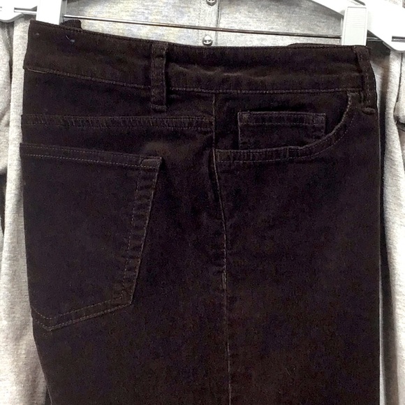 CHAPS ‘Madden Straight’ Dark Brown Slimming Stretch Corduroy 5 Pocket Zip Front - Picture 1 of 11